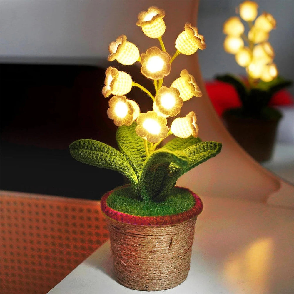 Aura Lily Lamp